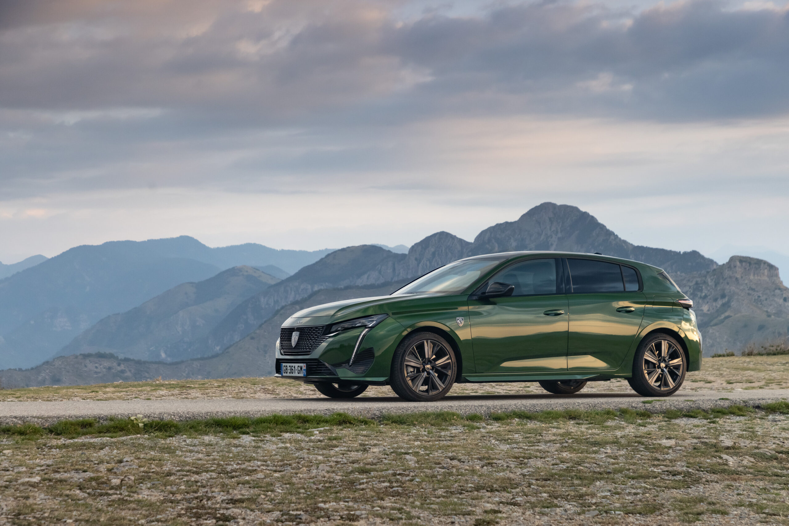 25 janvier 2024À la une Actualités Electriques (BEV) Hybride (MHEV) Hybride rechargeable (PHEV) Nouveautés Thermique (ICE) La nouvelle Peugeot 308 : une montée en gamme réussie avec des versions hybrides et électrique