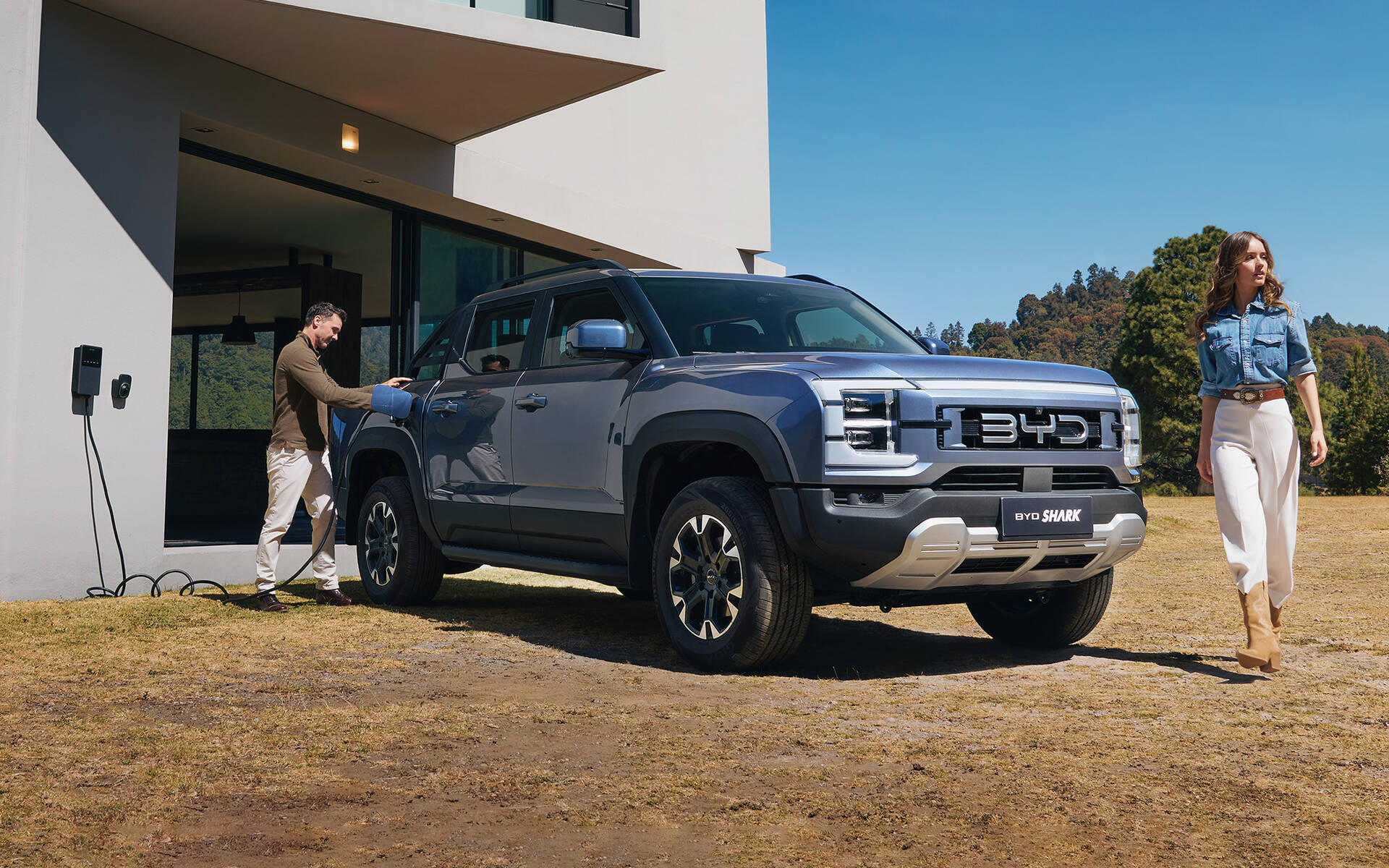 27 mai 2024À la une Actualités Electriques (BEV) Nouveautés BYD dévoile le pick-up « Shark » doté de la technologie off-road dmo