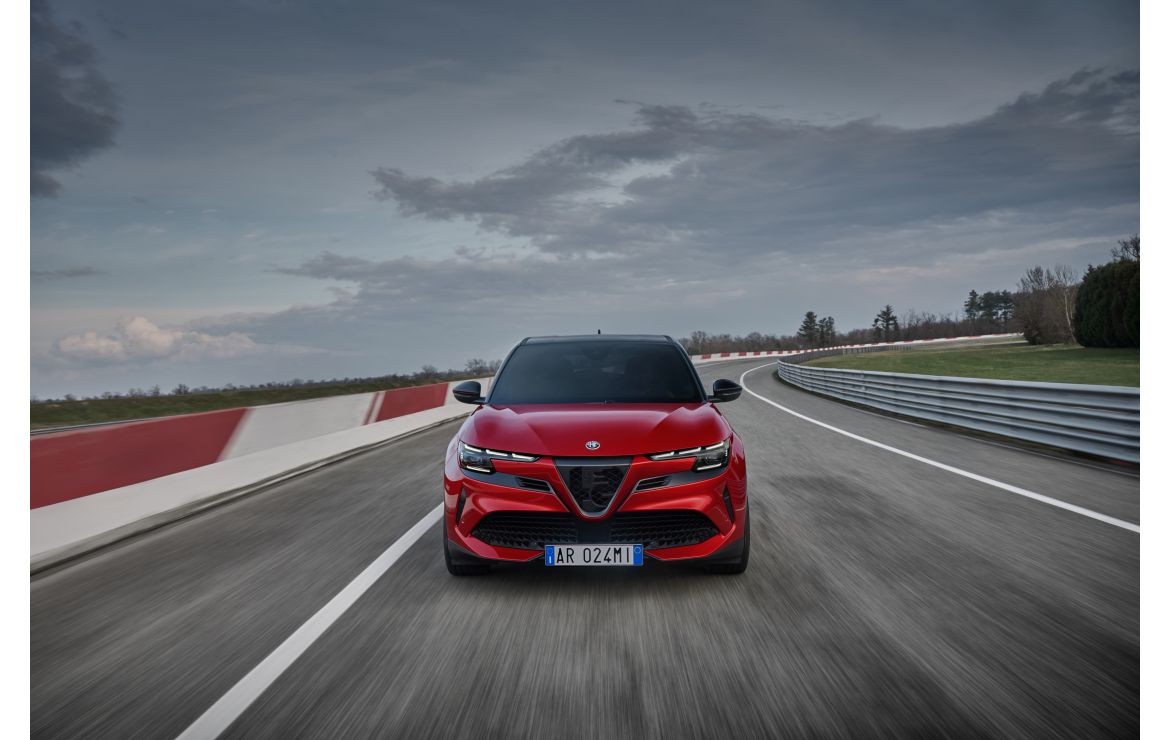 22 juillet 2024À la une Actualités Electriques (BEV) L’Alfa Romeo Junior Veloce : une voiture compacte sportive à l’ère électrique