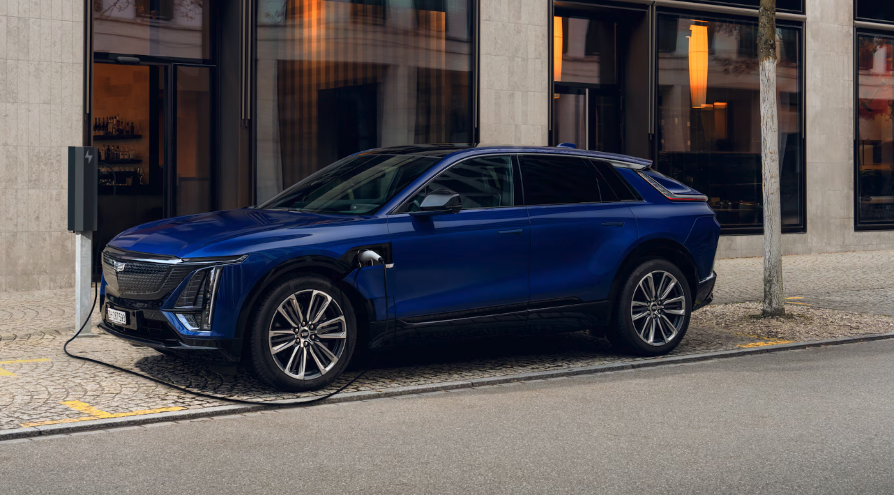 Retour de Cadillac en France : le constructeur américain mise sur l’électrique 