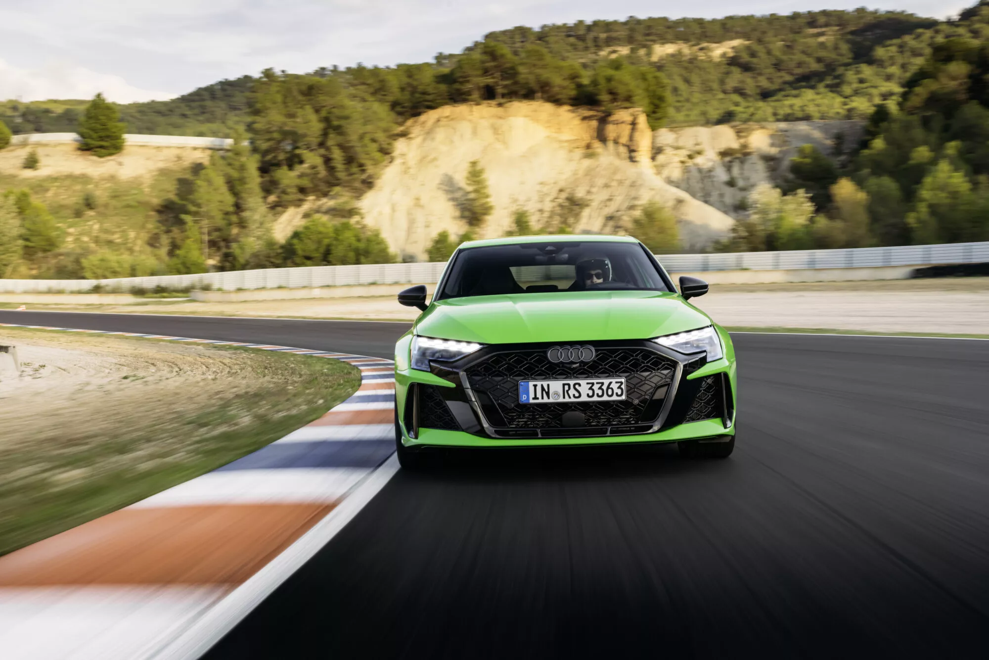 25 décembre 2024À la une Actualités Thermique (ICE) Nouvelle Audi RS 3 : précision hors pair dans les virages !