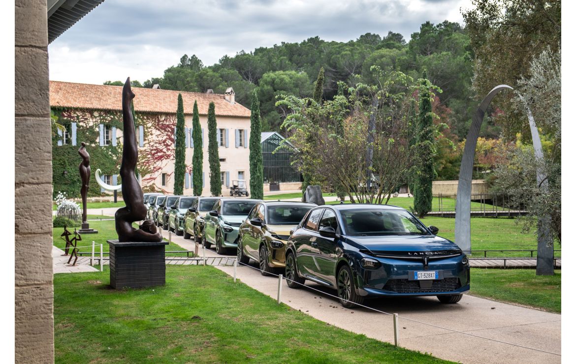 27 novembre 2024À la une Actualités Electriques (BEV) Hybride (MHEV) Lancia fait son grand retour en France : Nouvelle gamme et nouveaux engagements